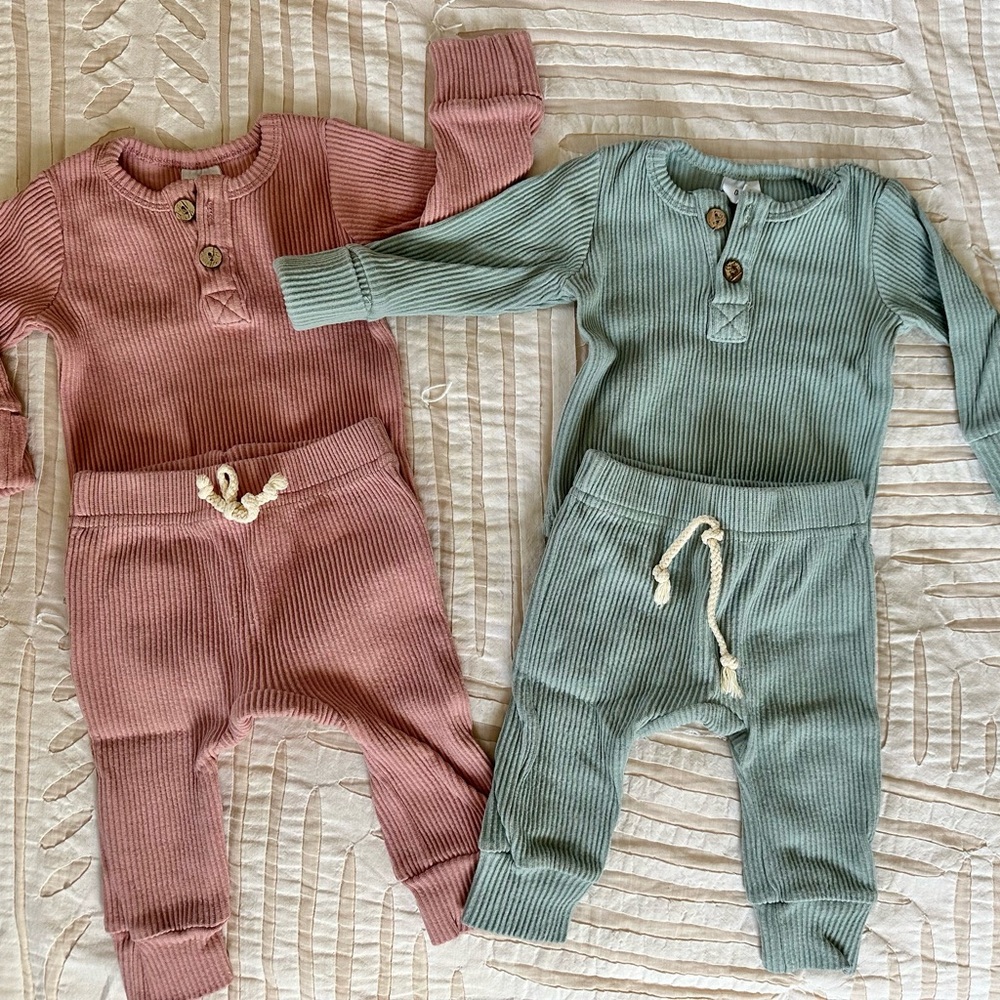 Ribbed Baby Outfit Set in Pink and Green